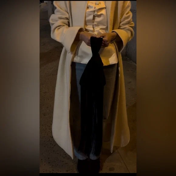 Elegant Velvet Wristlet Knot Black Mini fringe Bag - Picture 10 of 16